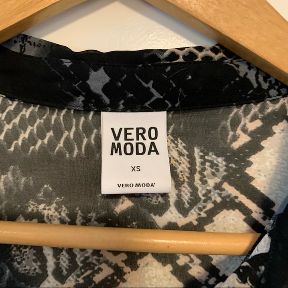 Vero Moda | Patterned See-Through Button Up - Picture 12 of 13
